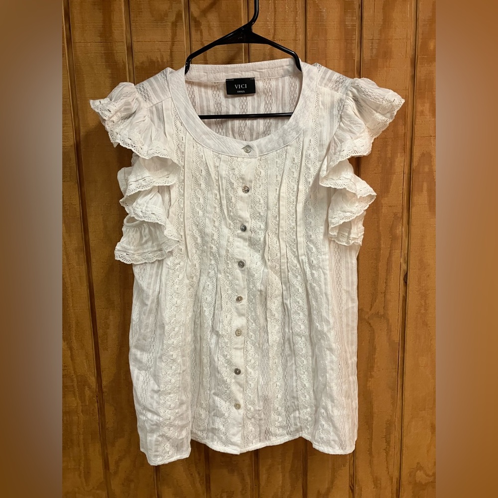 Vici Small White Ruffled Blouse